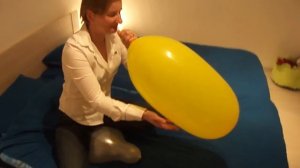 b2p yellow gayla jelly bean balloon