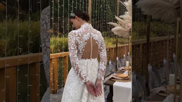 Закрытое свадебное платье в хлопковом кружеве