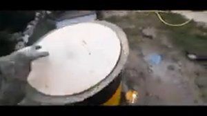 Мусорный бак из бочки 200 л.