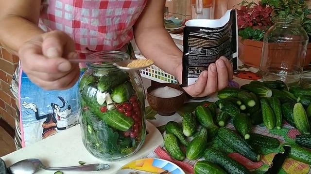 МАРИНОВАННЫЕ ОГУРЦЫ БЕЗ ДОБАВЛЕНИЯ УКСУСА . РЕЦЕПТ ОТ БАБУШКИ .