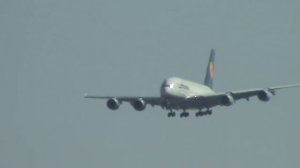 Airbus A380 First landing in Budapest Liszt Ferenc Airport.MPG