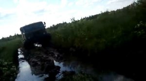 Газ 66 на арочной резине  в грязи