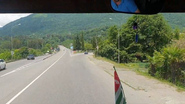 Едем на автобусе из Сухума в ПСОУ. Абхазия, июнь 2022. смотреть онлайн