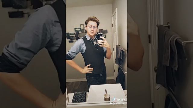 8 1/2 mins. of pure sass смотреть онлайн