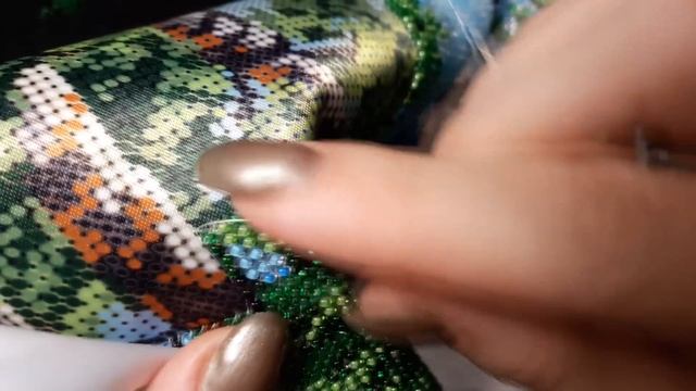Как вышивать бисером картины, платья и сумки. Тонкости вышивки бисером.