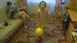 Домашняя тренировка на шаре (для ребенка 6 лет)