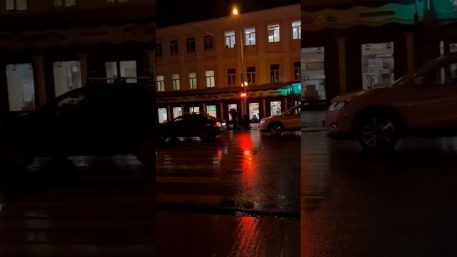 ? Перед сном хотим показать вам съемку ночной Уфы? Что вам больше всего нравится в ночном городе? ?