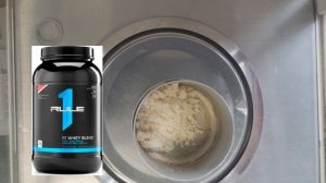 ?Rule R1 Casein + Whey Blend хим анализ, сколько белка содержат.