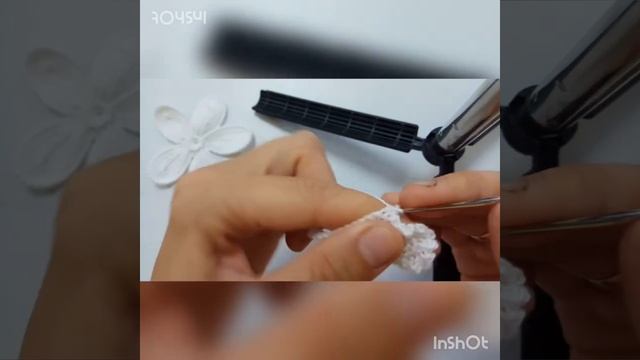 Простой цветок крючком