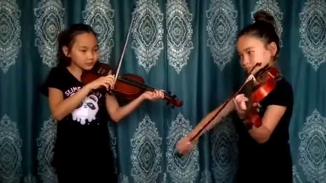 Ламбада на скрипке исполняет Кыял, Алтынай смотреть онлайн