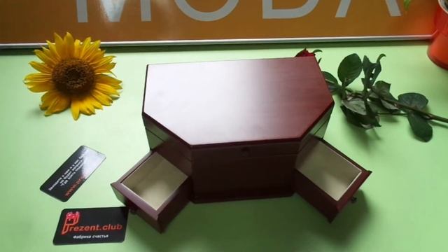 Самый женский подарок с сюрпризом. Ну какая же женщина не любит драгоценности?