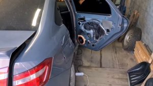 Замена штатных динамиков в Lada Vesta на DL Audio Gryphon Pro 165