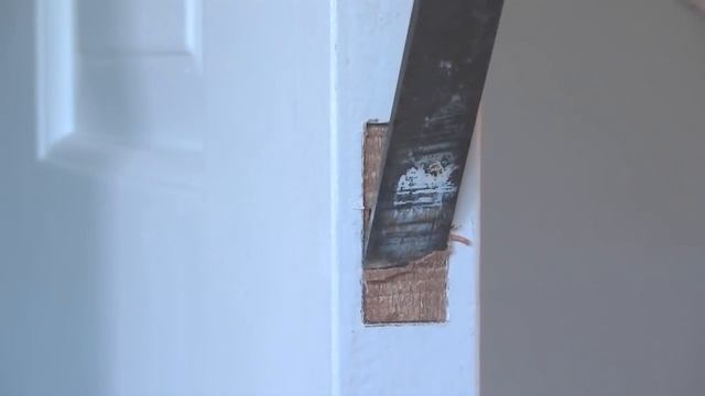 How to Fit a Bathroom/ Closet Door Lock смотреть онлайн