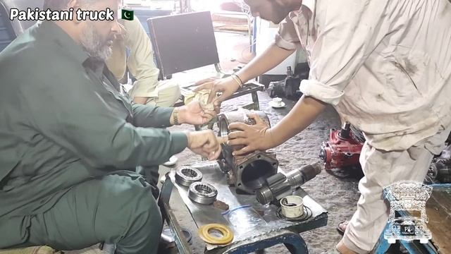 Volvo F10 steering box repairing | complete process of repair truck steering box смотреть онлайн