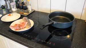 Дома жарим карпа. Как вкусно пожарить рыбу на сковороде. Готовим жаренного карпа.