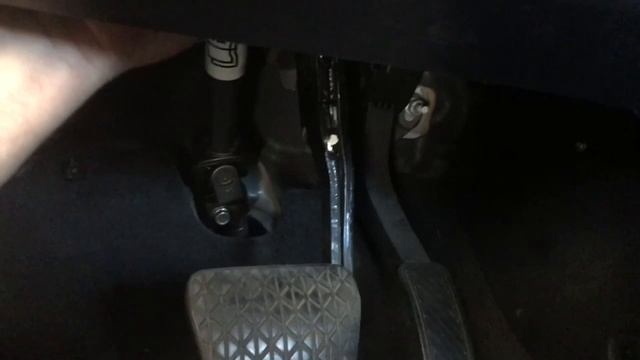 A knocking or clunking noise when turning on a 2011 Ford Fiesta смотреть онлайн