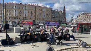 Нижегородский диксиленд (выступление возле памятника Гумилеву)