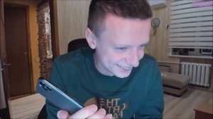 MELLSTROY разговаривает с боссом по телефону