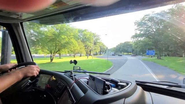 АЛЁНКА ДАЛЬНОБОЙЩИЦА! ПЕРВЫЙ РЕЙС БЕЗ ОПЫТА РАБОТЫ НА НОВОМ VOLVO 760 VNL. ПОЛУЧИЛИ ПРАВА CDL.