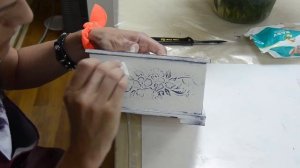 Декупаж. Создаем потертости мягкие и деликатные.