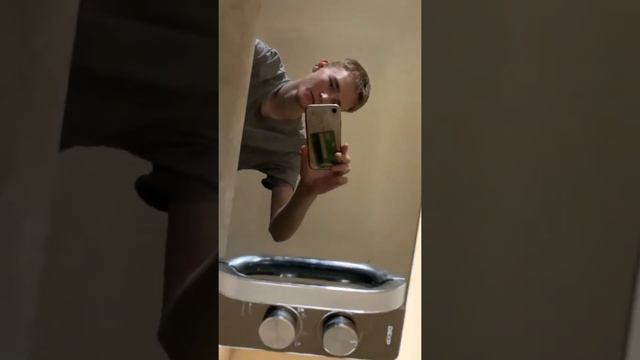 Зеркальная поверхность Микроволновая печь DEXP MR-81 смотреть онлайн