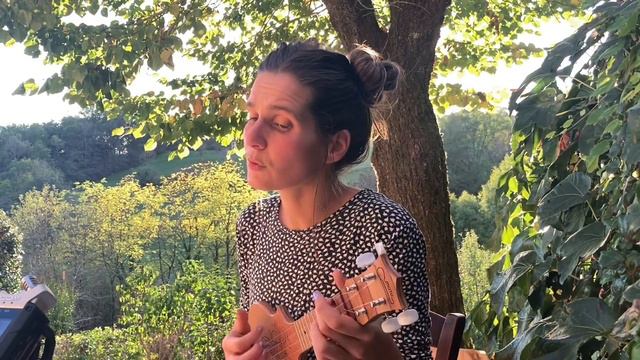 Happier than ever ~ Billie Eilish (ukulele motu cover) смотреть онлайн