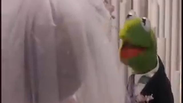 Kermit and Miss Piggy Get Married смотреть онлайн