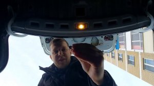Замена лампочки подсветки номерного знака на Kia Rio 3 (K2).