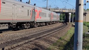 Железная дорога. Электровоз ЧС7-017 с пассажирским поездом (№001Э Владивосток → Москва).