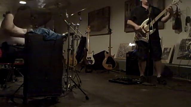 Adam & Rob - Garage Rehearsal 1 - Washburn Bootsy Collins Star Bass смотреть онлайн