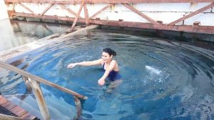 Купание Альфии в купели Красноусольска