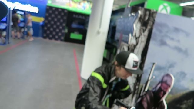 КАК ВЫГЛЯДИТ САМЫЙ БОЛЬШОЙ ТОРГОВЫЙ ЦЕНТР В ЕВРОПЕ ??? АвиаПарк смотреть онлайн