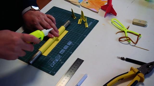 Игрушка из бумаги "Ракета" смотреть онлайн