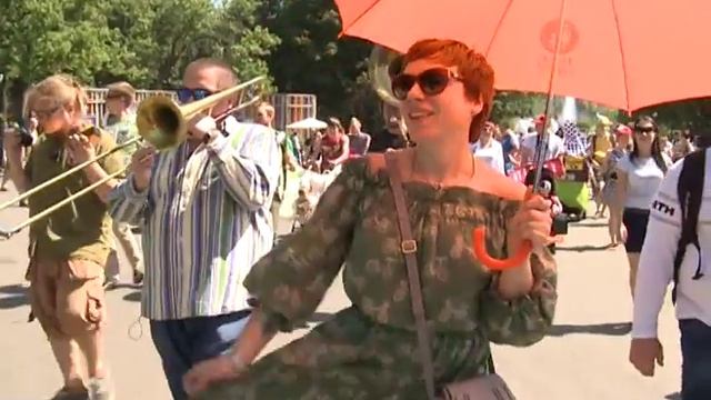 Репортаж о "Параде колясок" смотреть онлайн