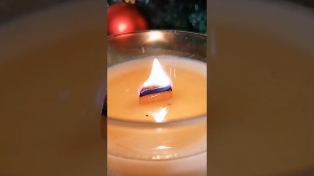 Поющий древесный фитиль. Треск фитиля в соевой свече. смотреть онлайн