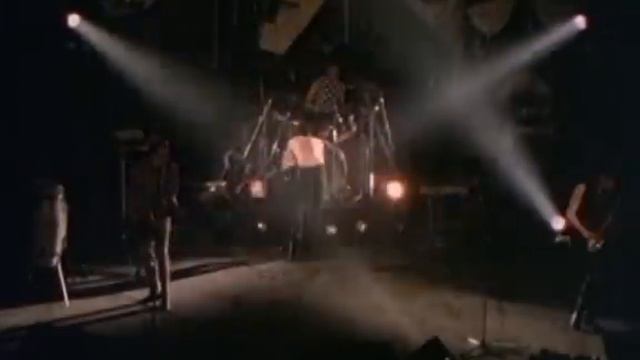 Bauhaus - Dancing смотреть онлайн