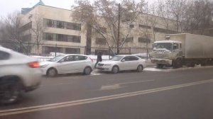 Москва, автобус 227, участок м. Юго-Западная - Никулинская улица 12