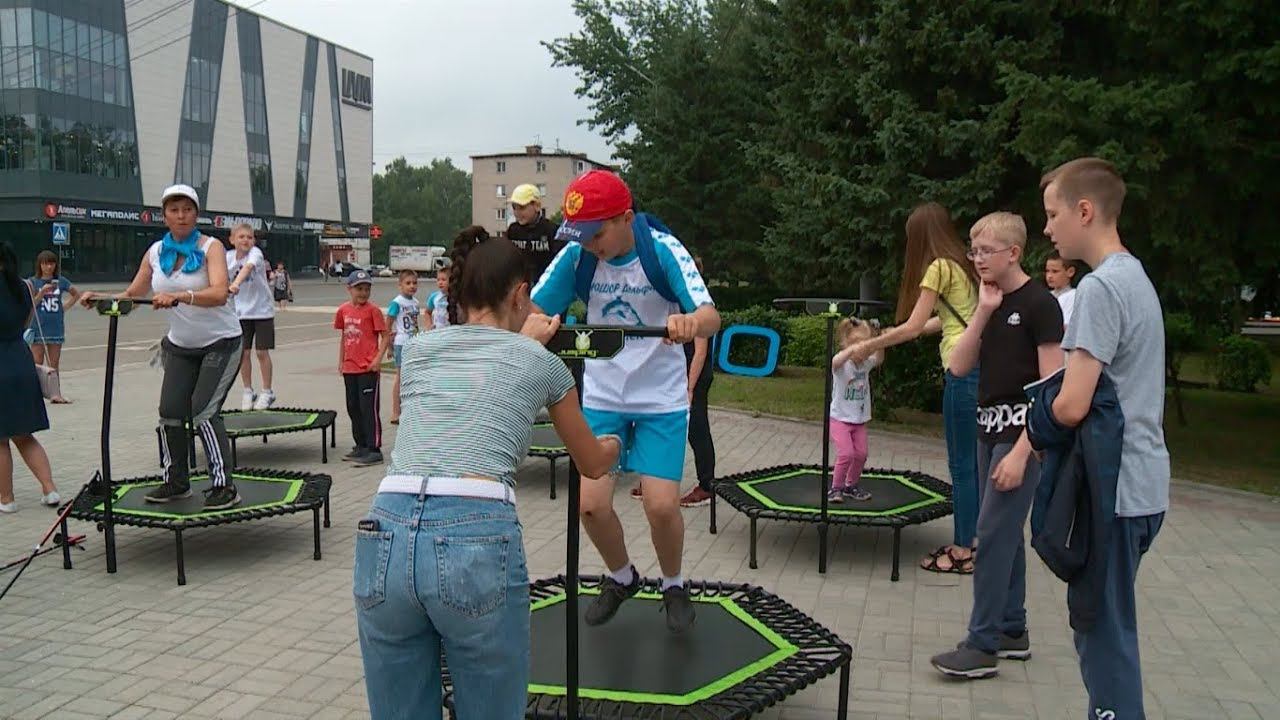 Бийск видео. Бийский рабочий репортаж парк Строителей. Бийский движ. Спортивные мероприятия Бийск фото участников мужчины.