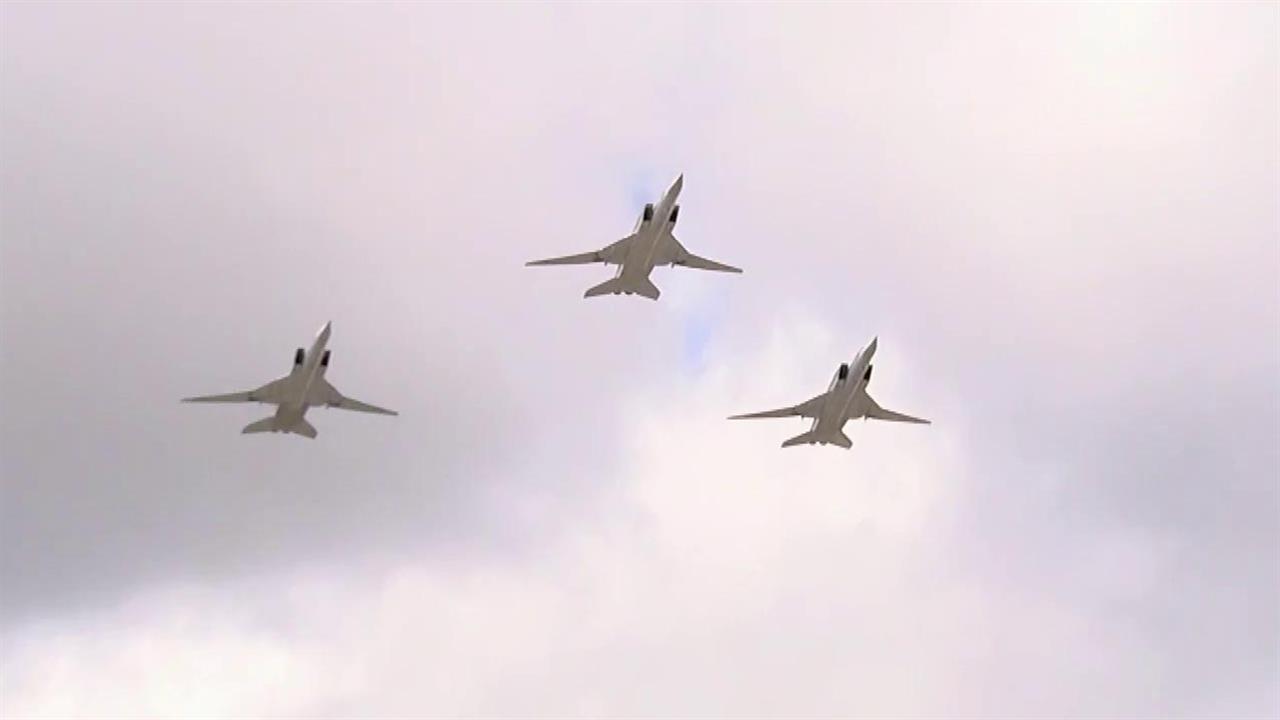 В небе над Москвой военные летчики отработали праздничную программу в честь Дня Победы