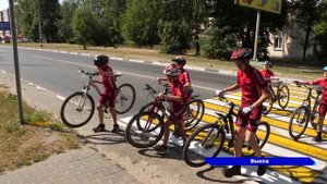 Юные велосипедисты спортшколы "Выксунец" изучают правила дорожного движения
