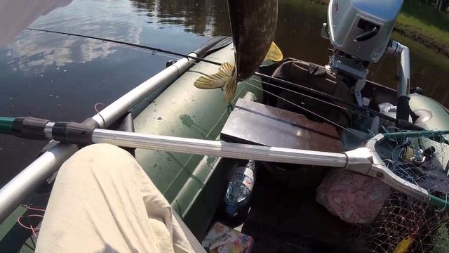 ТОП рыбалка на хищника, на красивом озере Омской области, Усть-Ишимский район. смотреть онлайн