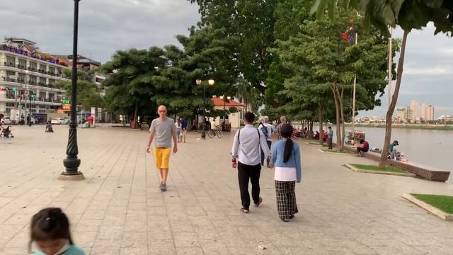 Walk tour-Cambodia at Phnom Penh city [4K] смотреть онлайн