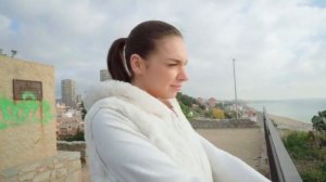 Girl Takes Money For SEX-Publicpickups-henessy