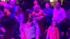 «А я несу тебе цветы» Владимир Ждамиров Воронеж 06.11.2022