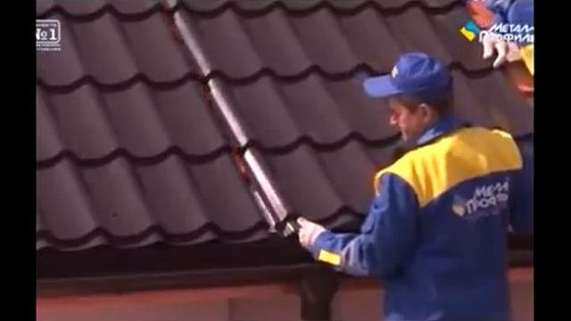 Видео инструкция по монтажу кровли, металлочерепицы