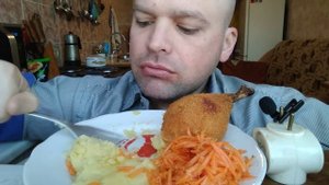 МУКБАНГ ПЮРЕШКА и КОТЛЕТЫ по киевски / ОБЖОР морковь по корейски