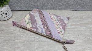 Самый легкий способ сшить косметичку из узких полос ткани.DIY cosmetic bag. Patchwork. Subtitles!