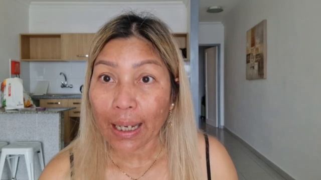 LA Roche-posay vitamin C10 try on face have melasma and brightening skin смотреть онлайн