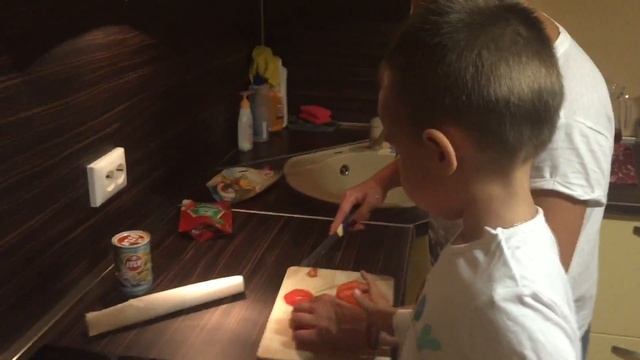 VLOG. Пицца. Марк готовит ужин для всей семьи! смотреть онлайн