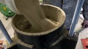Гранулирование дробленой зерносмеси для кроликов